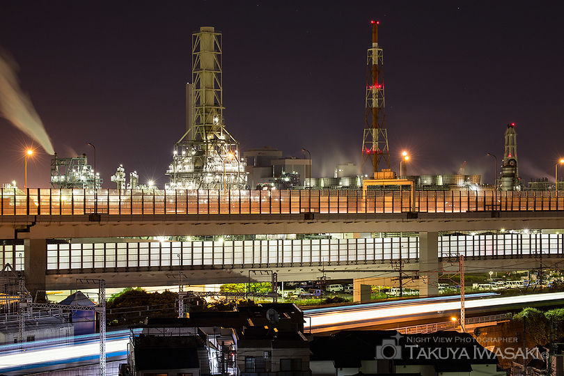 根岸加曽台七曲り坂の工場夜景スポット写真（2）