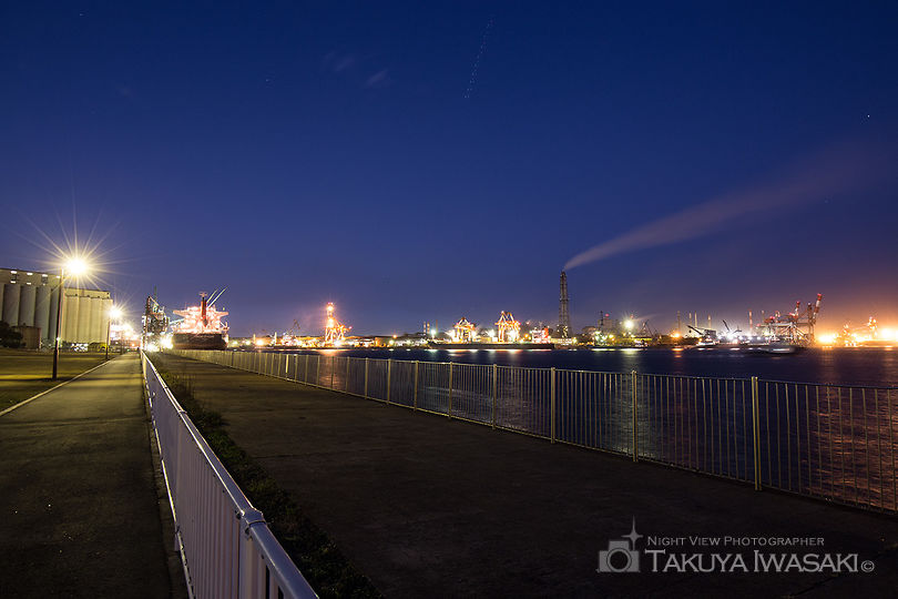 港公園の工場夜景スポット写真（4）
