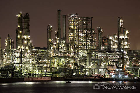 新磯子町 東京ガス 根岸LNG基地前の工場夜景スポット写真（4）class=