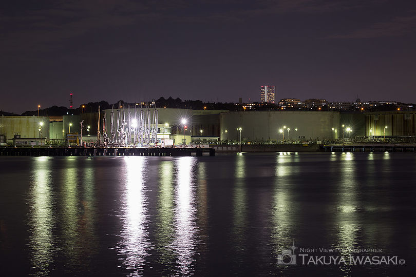 新磯子町 東京ガス 根岸LNG基地前の工場夜景スポット写真（5）