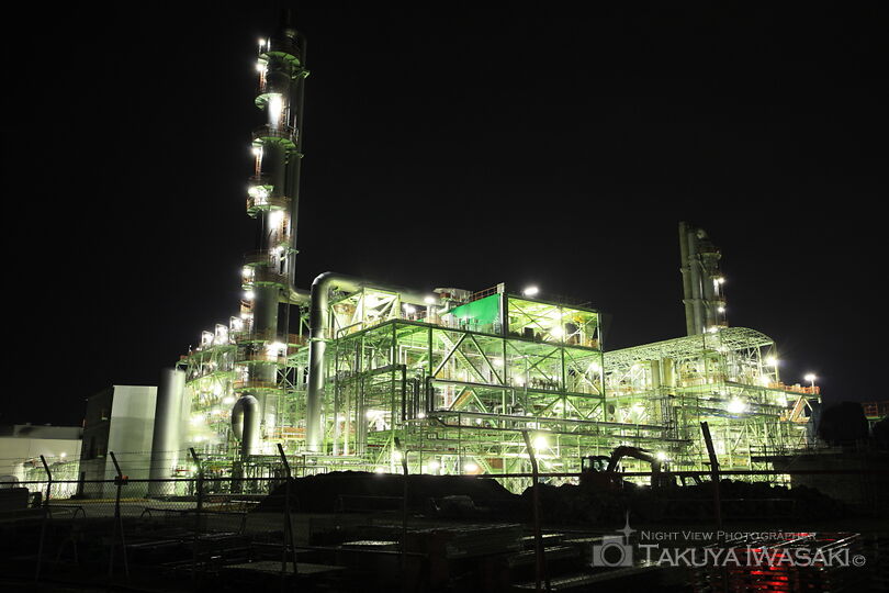 日本触媒前の工場夜景スポット写真（2）