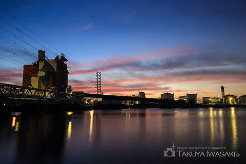 千鳥運河前の工場夜景スポット写真（2）class=