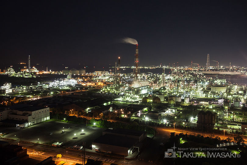 四日市港ポートビルの工場夜景スポット写真（1）