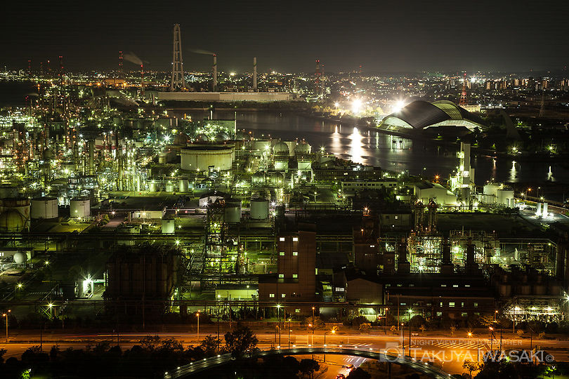 四日市港ポートビルの工場夜景スポット写真（2）
