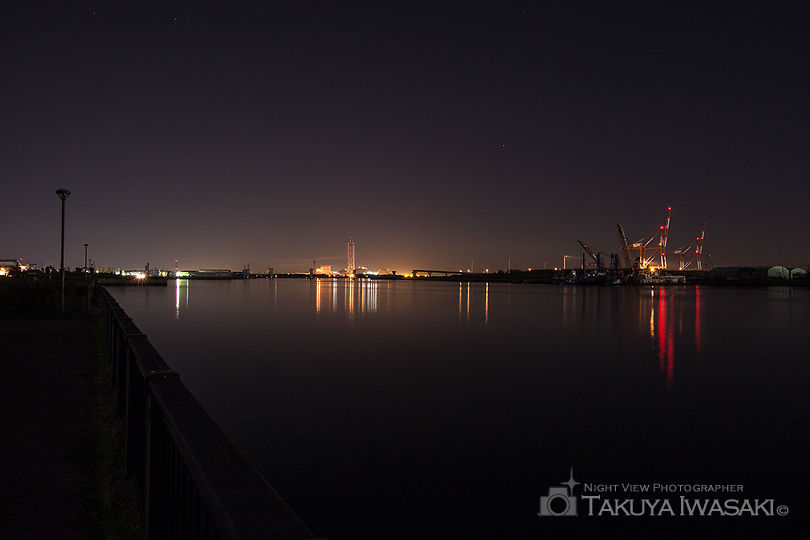 四日市港富双緑地の工場夜景スポット写真（3）