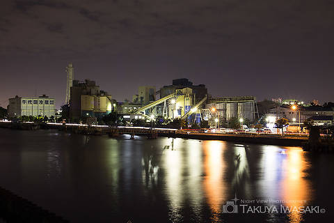 磯子・海の見える公園の工場夜景スポット写真（2）class=