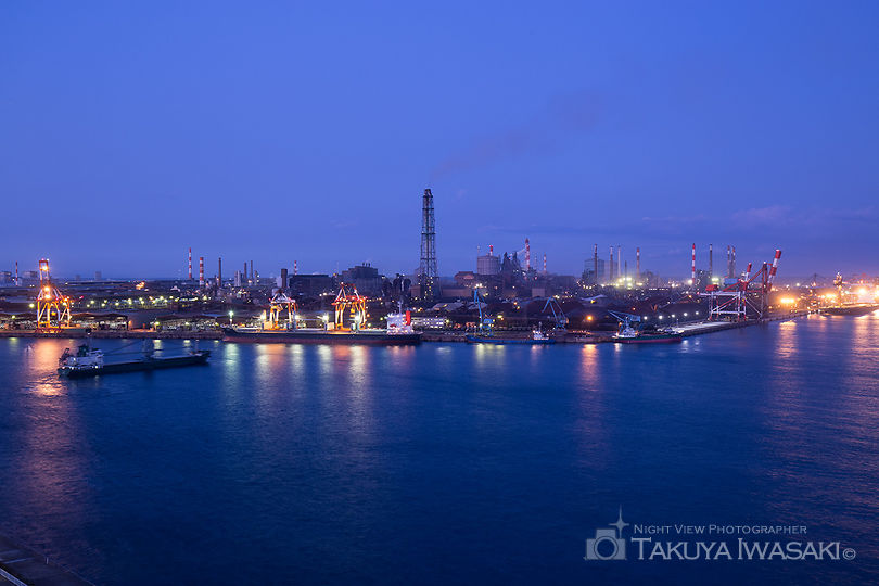 港公園展望塔の工場夜景スポット写真（2）