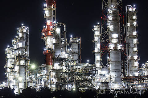 鹿島石油 東門前付近の工場夜景スポット写真（1）class=