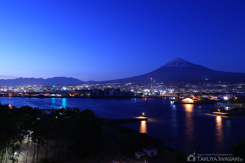 ふじのくに田子の浦みなと公園の工場夜景スポット写真（1）