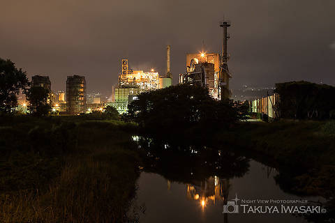 新滝川橋の工場夜景スポット写真（1）class=
