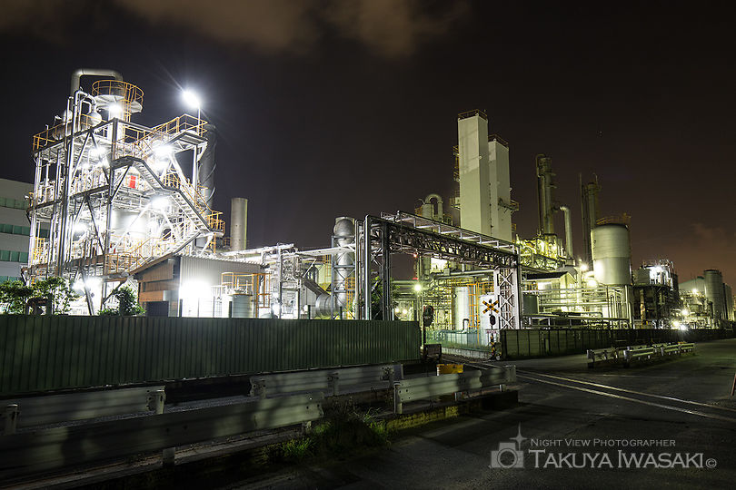 千鳥橋手前の工場夜景スポット写真（1）