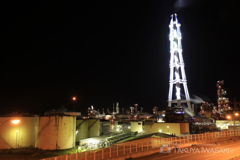国道37号線・白鳥大橋交差点付近の工場夜景スポット写真（2）