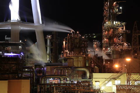 国道37号線・白鳥大橋交差点付近の工場夜景スポット写真（3）class=