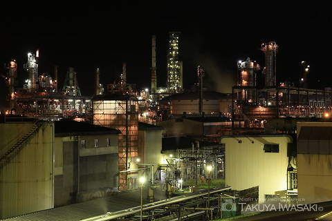 国道37号線・白鳥大橋交差点付近の工場夜景スポット写真（4）class=