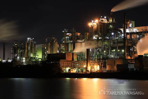西港町の工場夜景スポット写真（2）class=