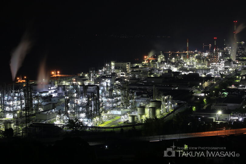 小方町小方の工場夜景スポット写真（2）