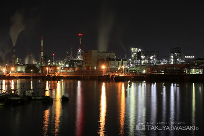 小方港の工場夜景スポット写真（2）