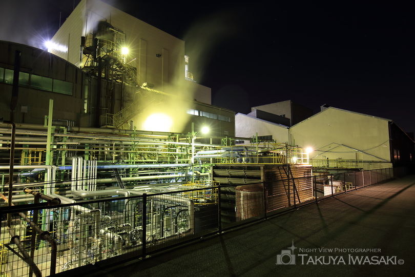 レンゴー（株）尼崎工場前の工場夜景スポット写真（1）
