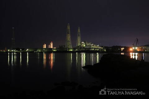 冷水の工場夜景スポット写真（1）class=