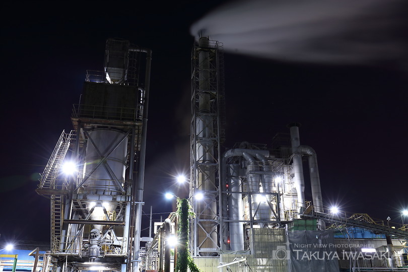 春日製紙工業前の工場夜景スポット写真（3）