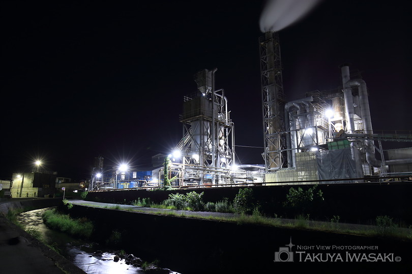 春日製紙工業前の工場夜景スポット写真（5）