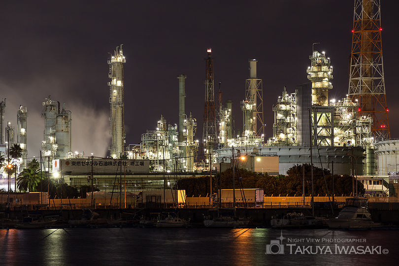 石津漁港の工場夜景スポット写真（1）