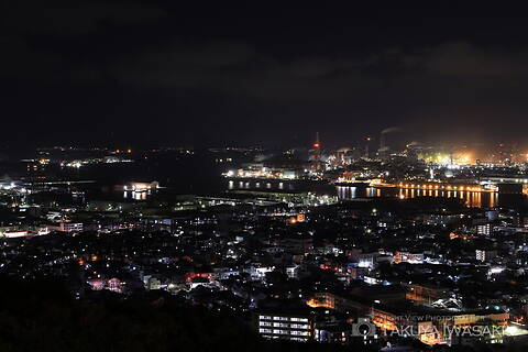 高塔山公園の工場夜景スポット写真（1）class=