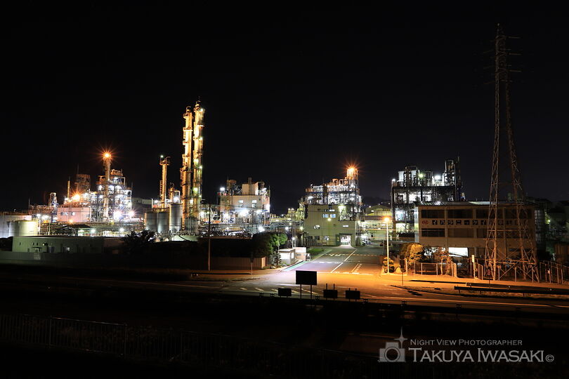 イハラニッケイ化学工業前の工場夜景スポット写真（1）