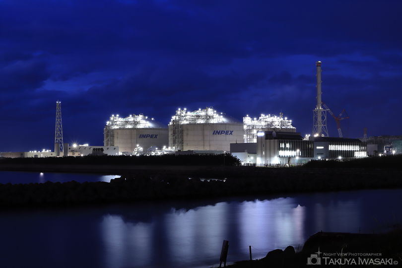 黒井漁港の工場夜景スポット写真（2）