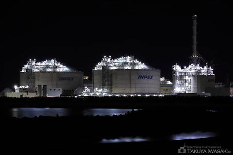 黒井漁港の工場夜景スポット写真（3）class=