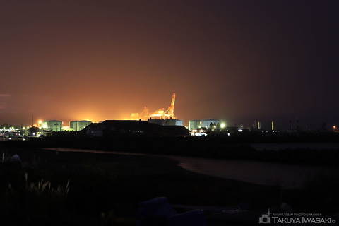 黒井漁港の工場夜景スポット写真（5）class=