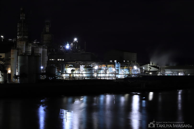 みなと大橋の工場夜景スポット写真（2）