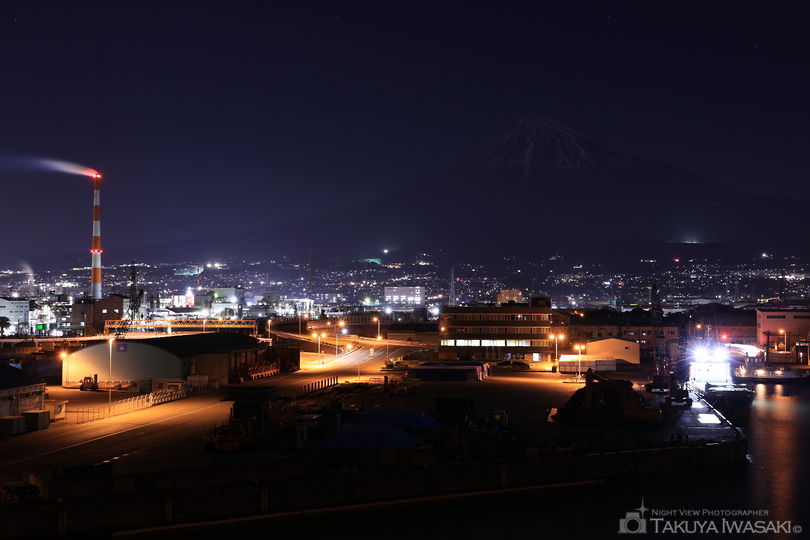 富士と港の見える公園の工場夜景スポット写真（6）