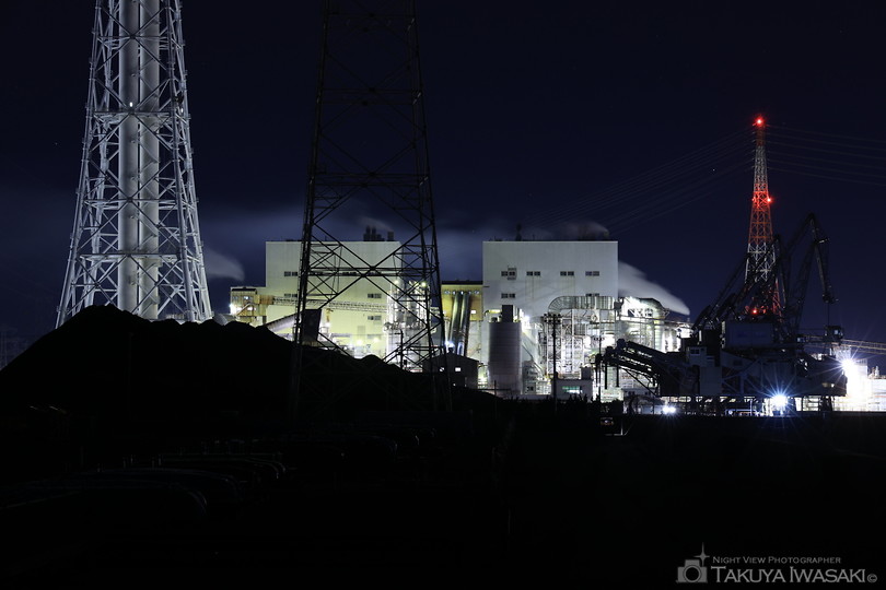 東播磨港伊保灯台の工場夜景スポット写真（2）