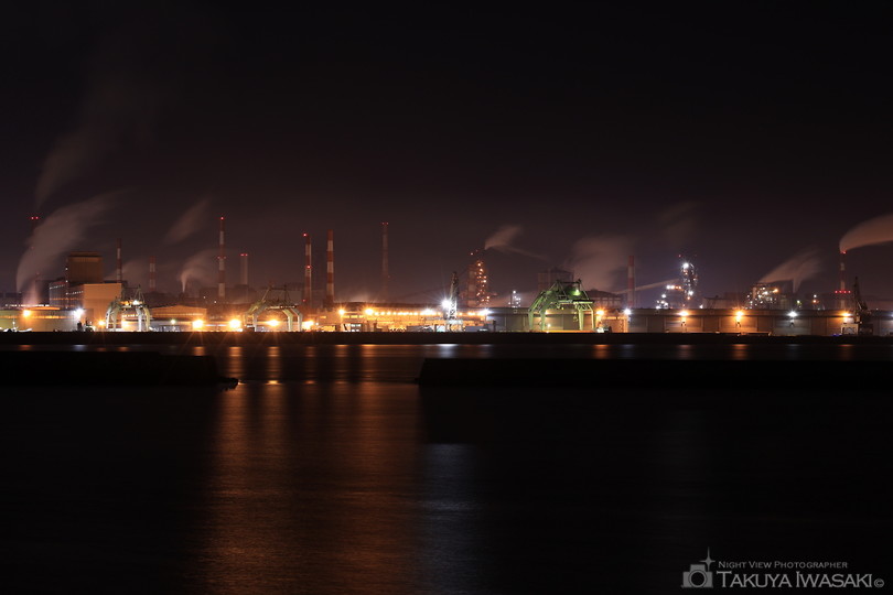 東播磨港高砂西防波堤灯台の工場夜景スポット写真（2）