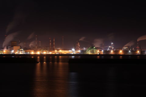 東播磨港高砂西防波堤灯台の工場夜景スポット写真（2）class=