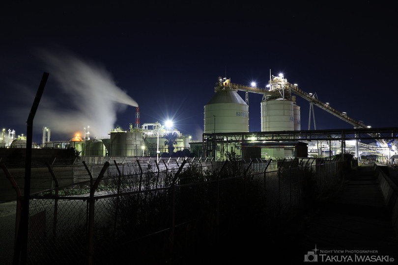 東播磨港高砂西防波堤灯台の工場夜景スポット写真（3）