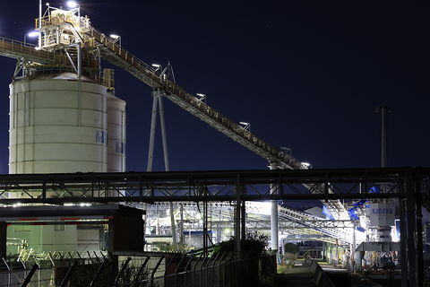 東播磨港高砂西防波堤灯台の工場夜景スポット写真（4）class=