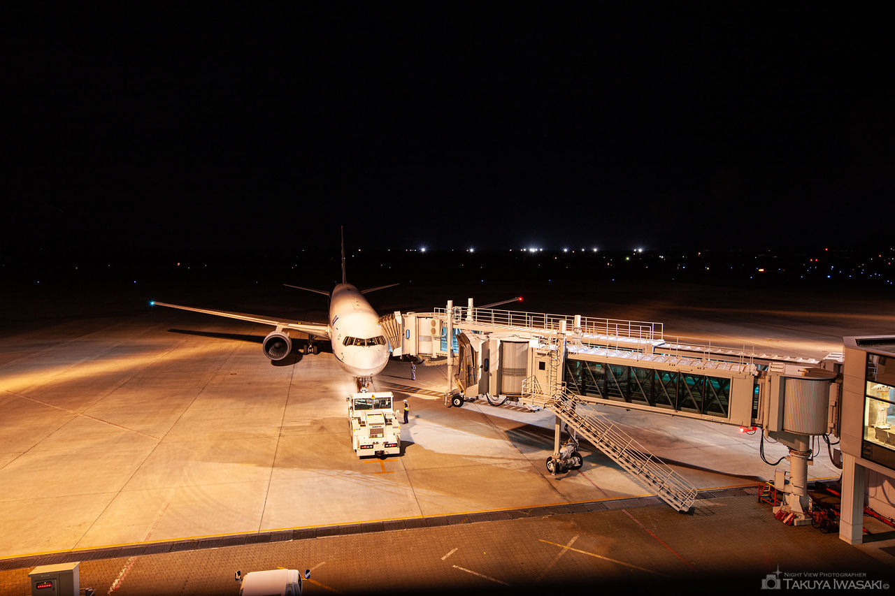 函館空港 送迎デッキの夜景スポット写真（1）