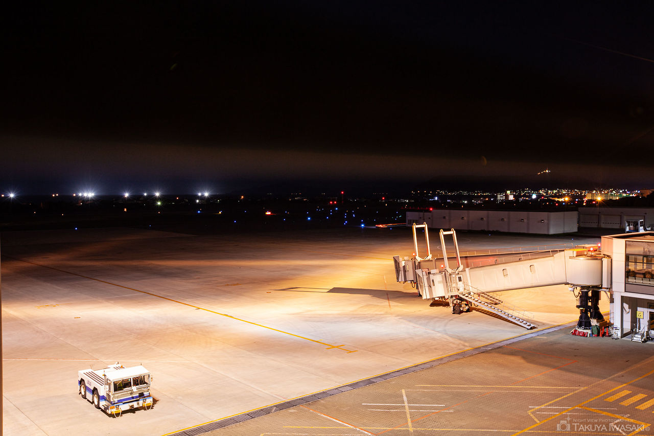 函館空港 送迎デッキの夜景スポット写真（2）