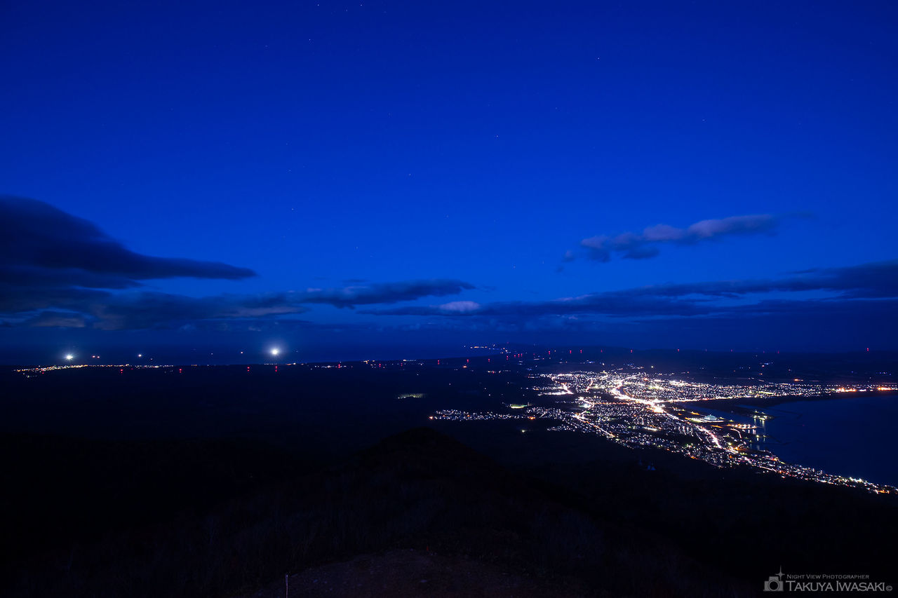 釜臥山の夜景スポット写真（1）
