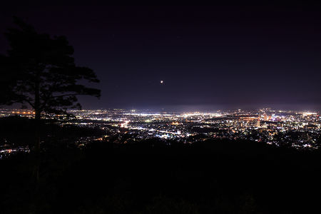 岩山公園の夜景スポット写真（4）class=