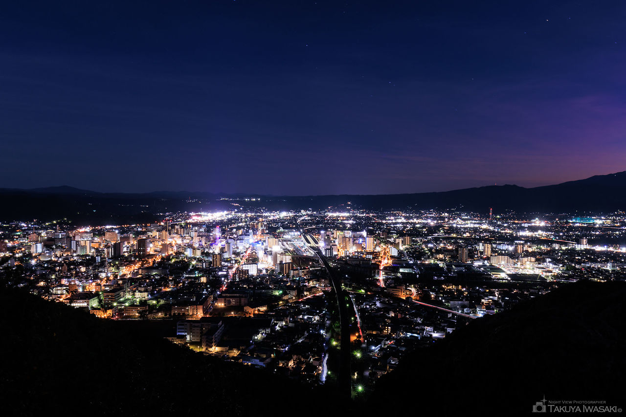 信夫山 烏ヶ崎展望デッキの夜景スポット写真（2）