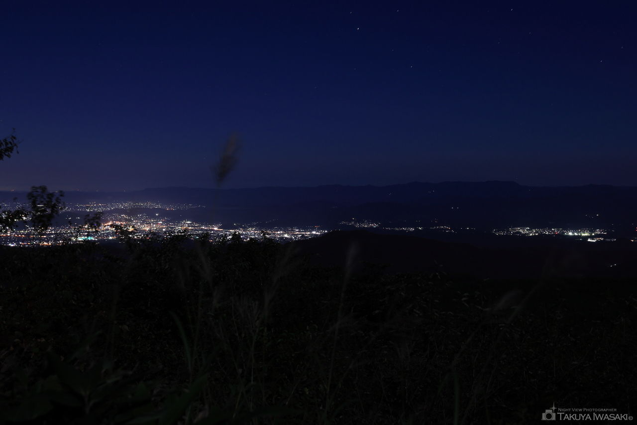 土湯バイパス 額取展望台の夜景スポット写真（1）