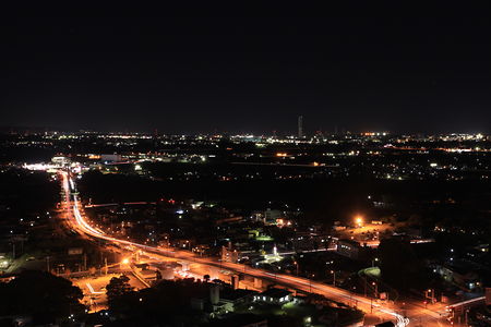 新万代橋と日立製作所方面の夜景