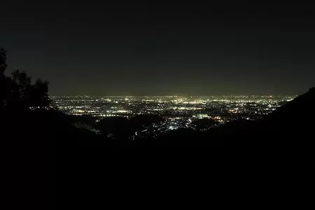 大岩山 西公園駐車場の夜景
