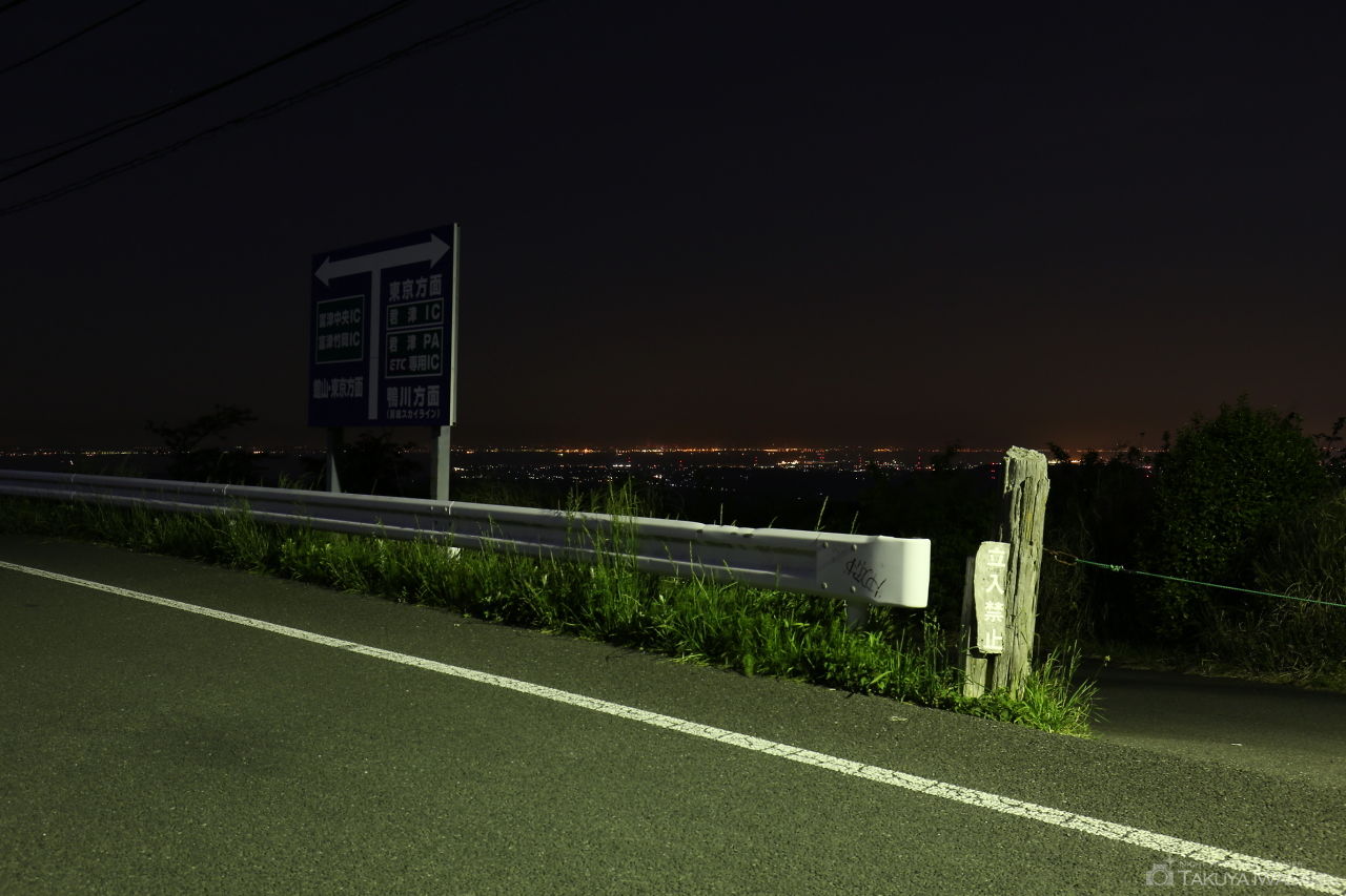 マザー牧場正門前の夜景スポット写真（3）
