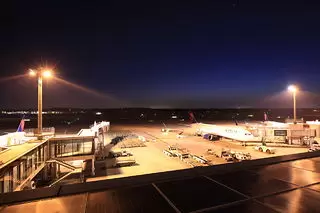 成田国際空港 展望デッキの夜景