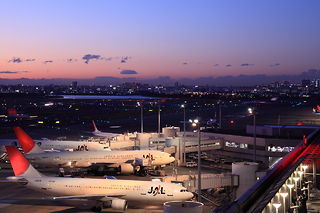 羽田空港 第1旅客ターミナル 展望デッキの夜景スポット写真（1）class=