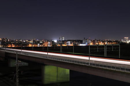 東急東横線と高津方面の夜景
